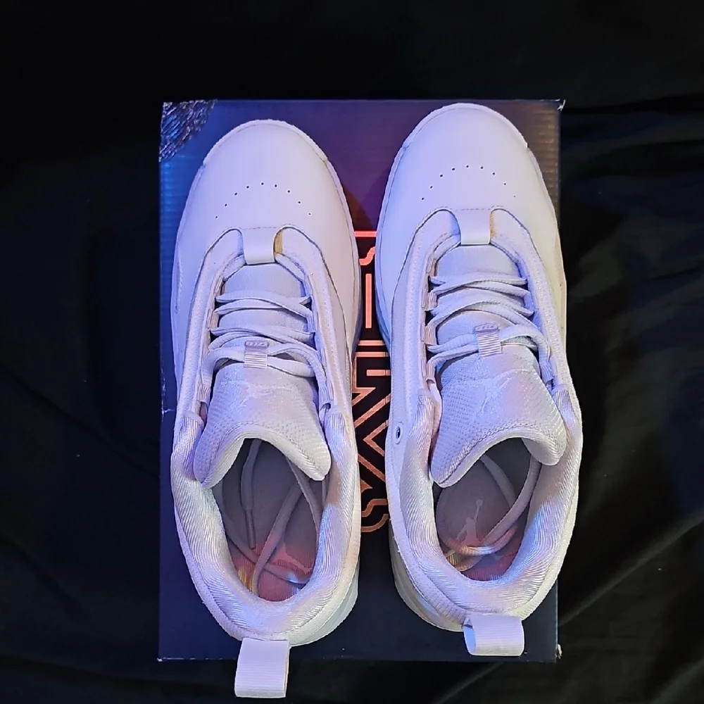 *Brand New* Jordan Max Aura 6s - Picture 5 of 11